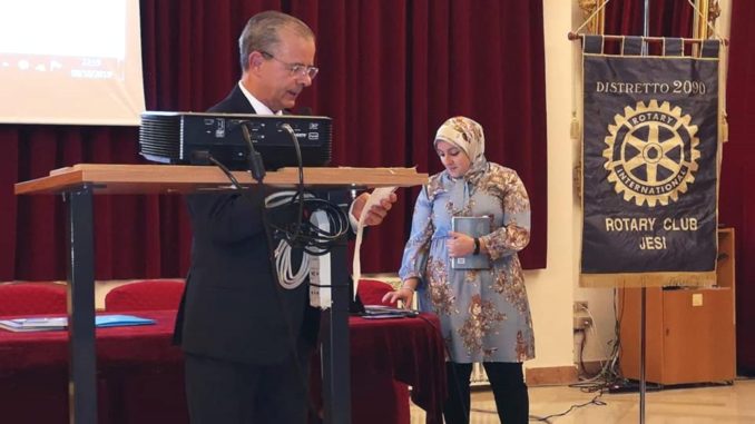 Asmae Dachan presenta il suo libro alla conviviale del Rotary Jesi Asmae Dachan presenta il suo libro alla conviviale del Rotary Jesi